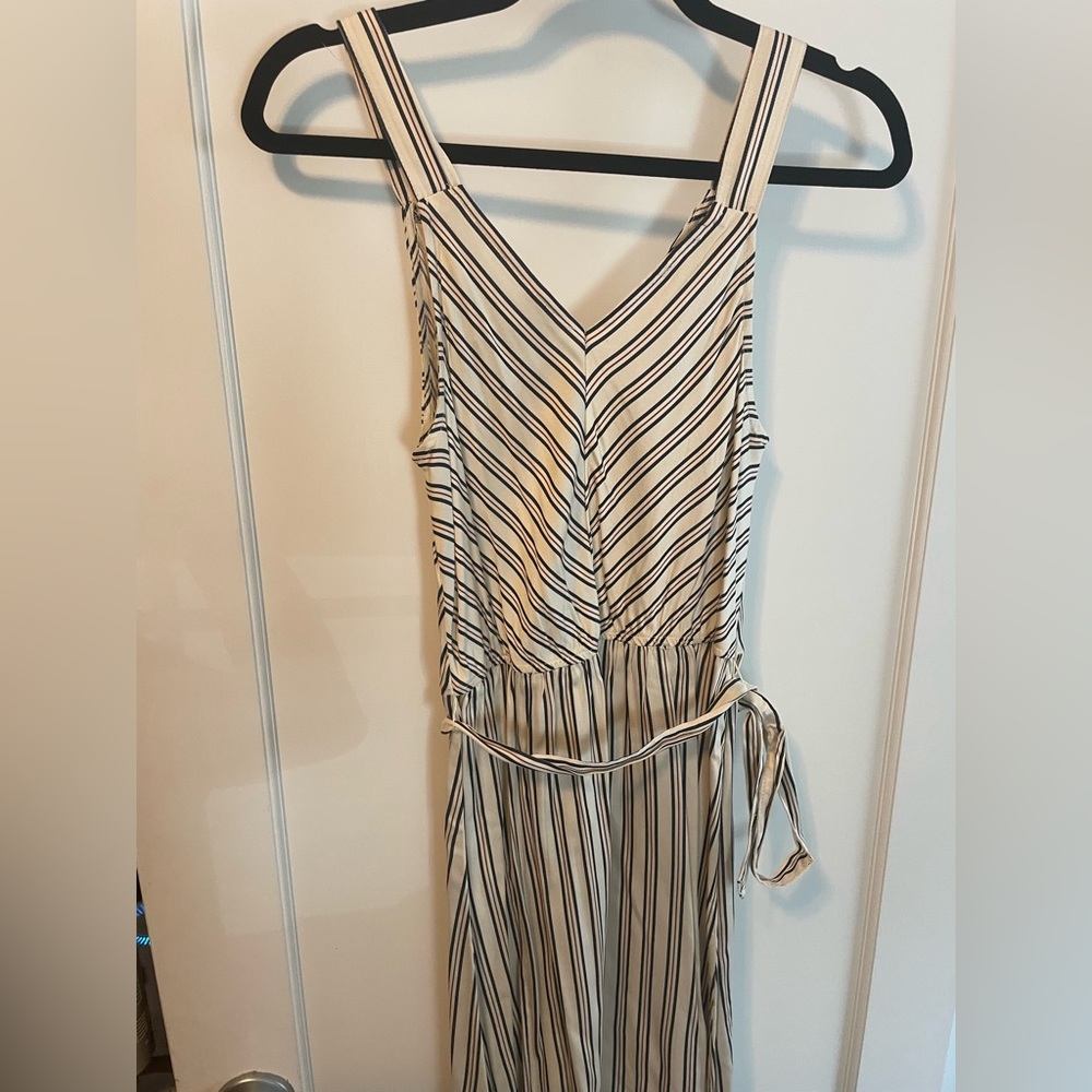 Women’s dress, size XS ( fits xs or small). Cream with stripes.